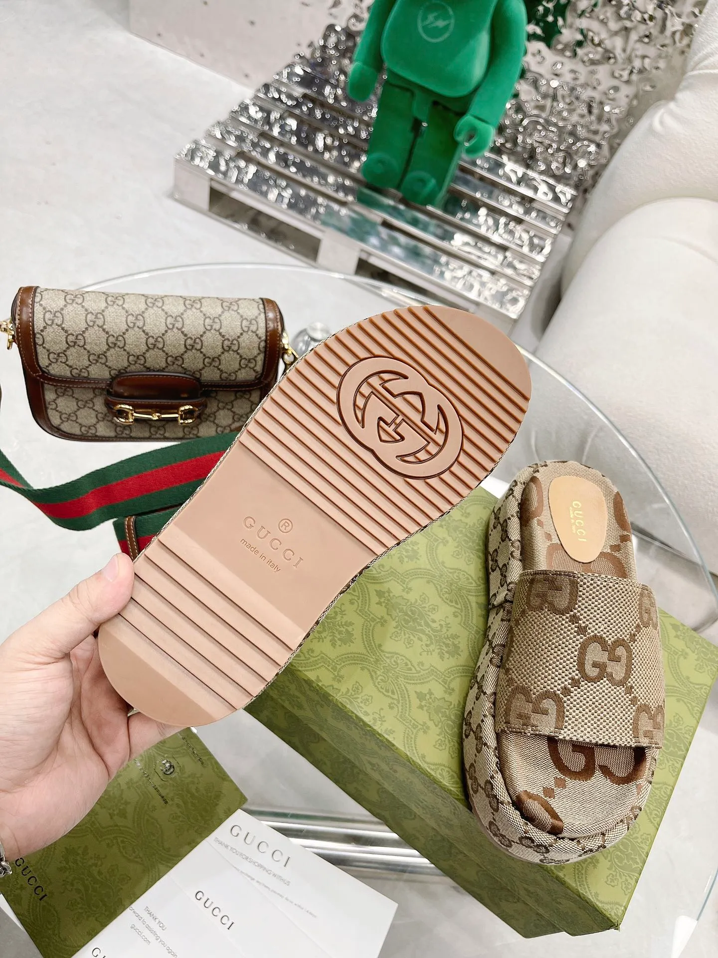 👟👟Ex-factory price 360👟👟 Spring and summer super double GG series high water platform sandals😻😻 This sandal is made of classic GG canvas, with a wide strap and a rubber sole shape to create an excellent shoe design. The GG logo began to be used in the 1970s and evolved from the Gucci diamond diamond pattern design that originally originated in the 1930s. Since its introduction, it has become an iconic traditional Gucci element. Fabric: Classic super large GG embroidered jacquard canvas. Lining: Water-dyed cowhide lining. Size: 35-47. Packaging: Full set of green original high-end packaging. Heel height: 12cm at the heel. 7cm at the forefoot. ●Outsole: original molded imported rubber combination sole. ●Created in Italy. Authentic development! The material and craftsmanship are consistent with the original version!